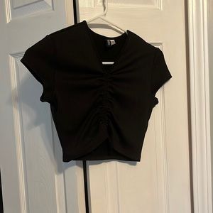 Ribbed Black Cropped Tee